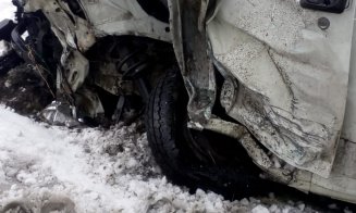 Accident cu patru răniți în Cluj. UPDATE: O persoană a decedat. Traficul este în continuare blocat