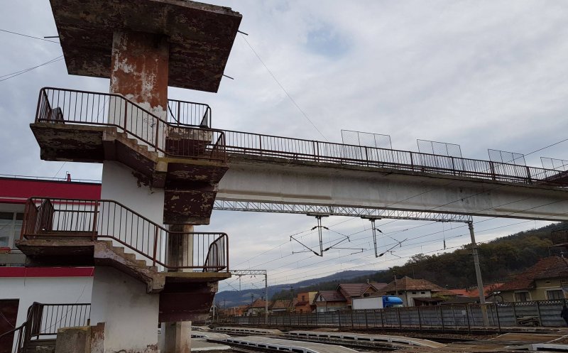 Pasarela pietonală din gara Gherla va fi modernizată