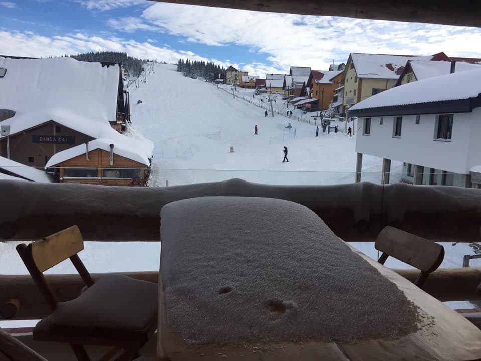 Cum arată Transalpina în prag de Crăciun. Peisaj de vis, surprins de o turistă