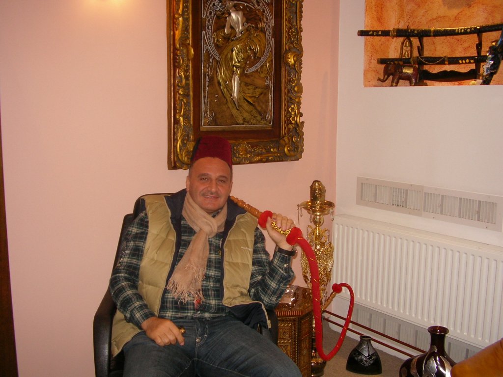 Jaf de proporții la casa de schimb a unui milionar. Hoții au fugit cu banii și cu sisteme de supraveghere cu tot
