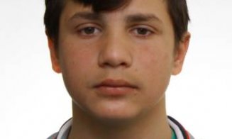 Dacă îl vedeţi pe acest tânăr, sunaţi imediat la 112!