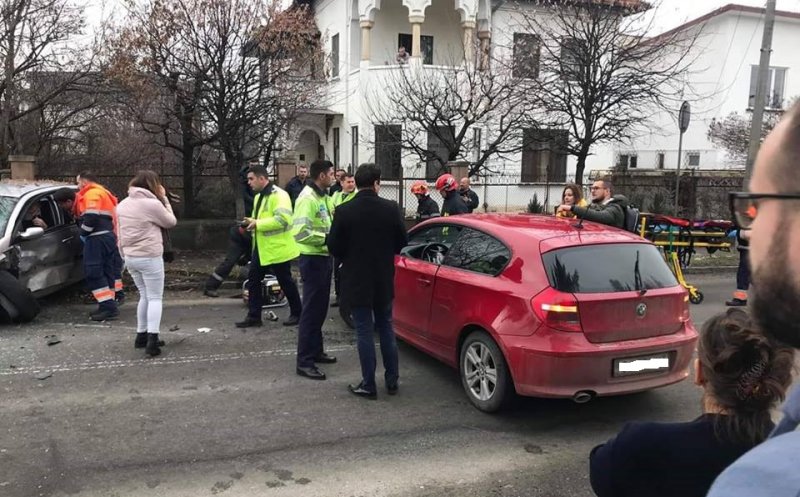 A furat startul Revelionului. Un șofer băut a lovit o mașină și a vrut să fugă de la locul accidentului