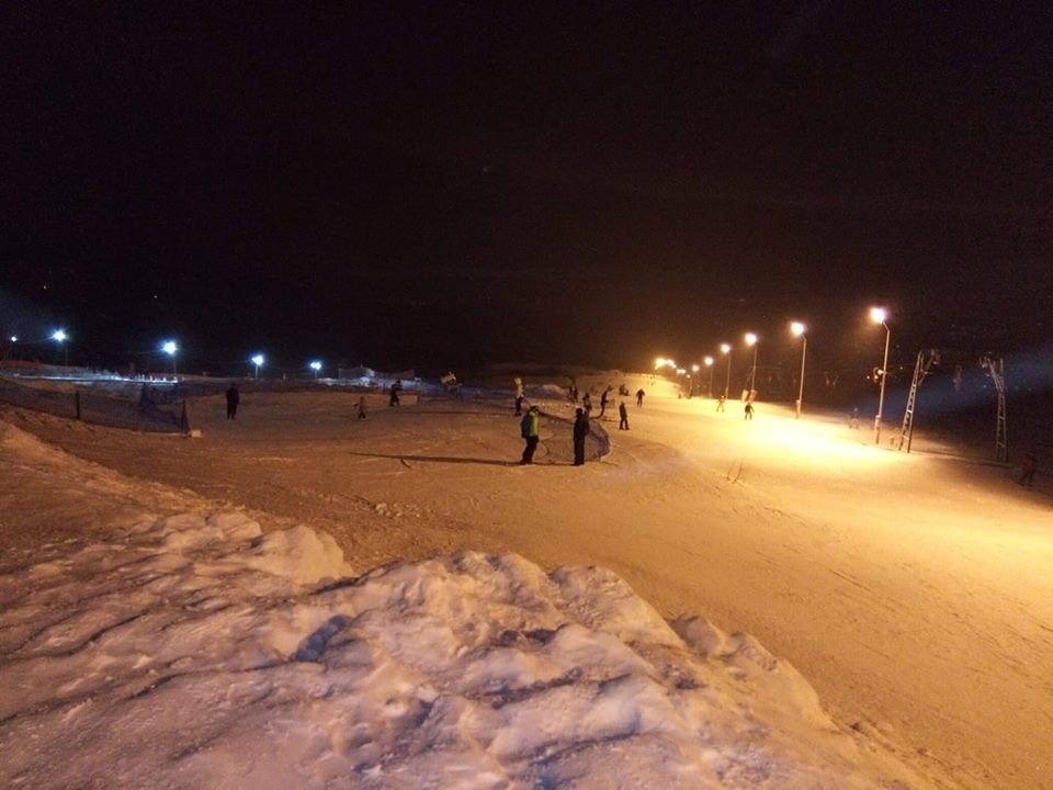 Pârtieee! Programul domeniilor schiabile din Cluj. La Mărişel porneşte telescaunul