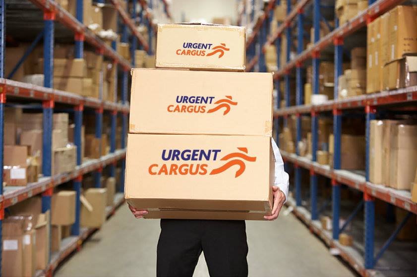 Curierii de la Urgent Cargus, cumpărați de Mid Europa