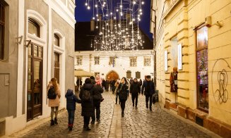 Pregătiţi  Instagram-ul. Până când mai rămâne plasa de lumini în Piaţa Muzeului