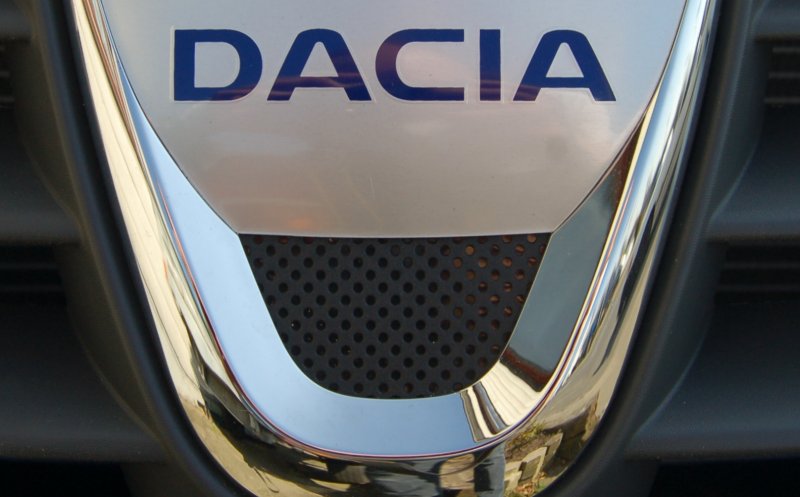 Dacia recheamă în service peste 13.000 de maşini