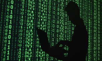 Două universităţi din Cluj "luptă" cu hackerii
