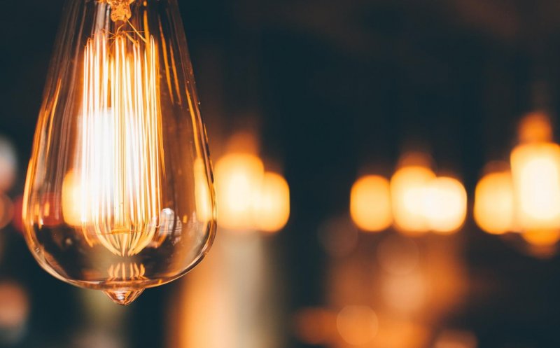 Energia electrică, preţ record. Cea mai scumpă din Europa