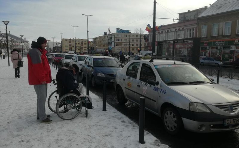Ziua de Cluj | Bărbat în scaun cu rotile, umilit de taximetriști din gara  Cluj-Napoca