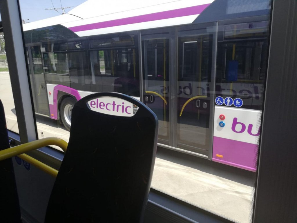 Încă 3 autobuze electrice au ajuns la Cluj-Napoca. Urmează alte 27, 50 de troleibuze şi 22 de tramvaie 