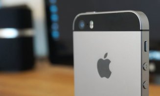 Apple readuce în ofertă un telefon apreciat şi cu preţ accesibil