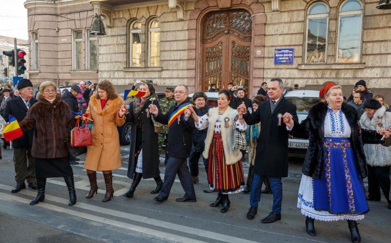 Mica Unire. Regal folcloric în Unirii, artificii în Avram Iancu