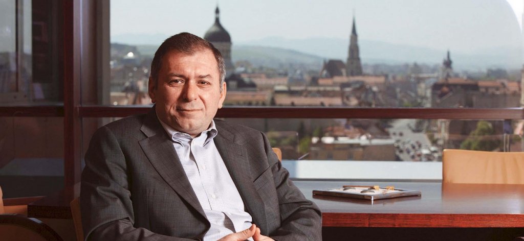 Guvernul l-a lăsat pe șeful Băncii Transilvania fără 25 de milioane de euro din avere