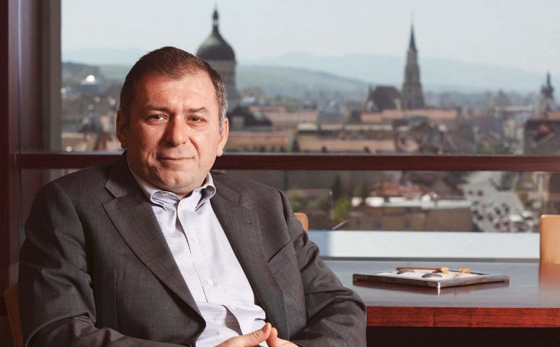 Guvernul l-a lăsat pe șeful Băncii Transilvania fără 25 de milioane de euro din avere