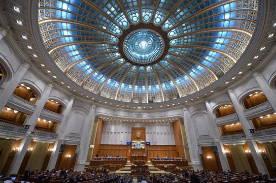 Întrebările adresate străinilor care vor cetăţenie română, prea grele chiar şi pentru politicieni