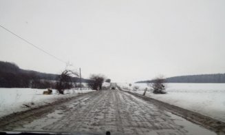 Sute de gropi împânzesc Clujul. Cele mai afectate drumuri și soluția autorităților pentru acestea