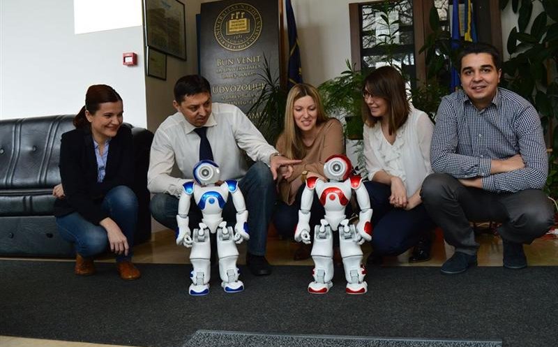 Robotul care ajută copiii cu autism, inventat la Cluj