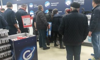 Clujenii au “rupt porțile” Media Galaxy. Câte 2-3 televizoare de om