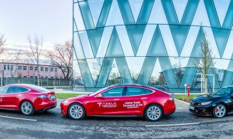 Tesla a început testele la Cluj. Cât costă o tură cu mașina de 150.000 de euro