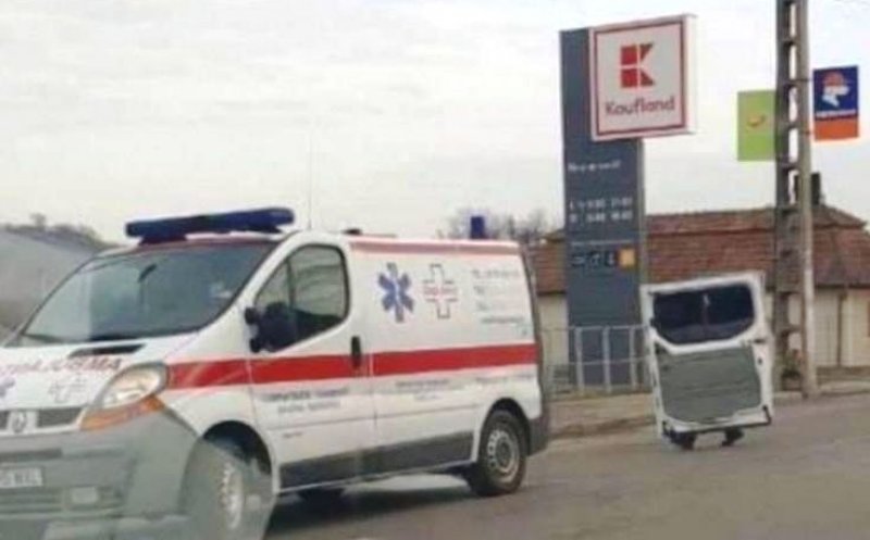 Poza zilei. Din nou cu o ambulanţă