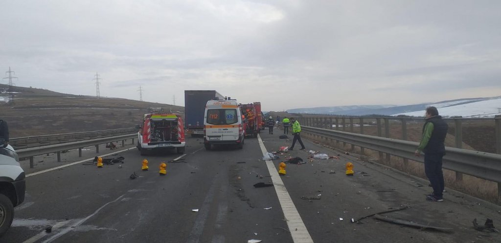 Şoferul vinovat de accidentul de pe Autostrada Transilvania era LIVE pe Facebook. VIDEO cu momentul impactului