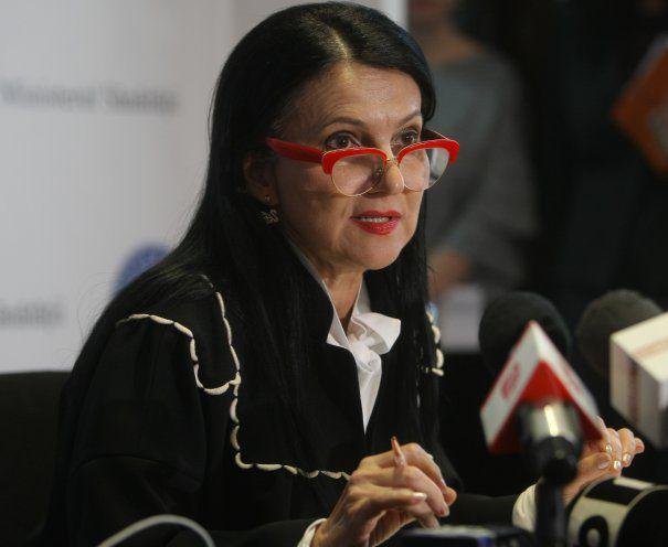 Pintea, supărată pe privaţi după cazul "medicului" cu 8 clase: "În sistemul public aşa ceva nu se poate întâmpla"