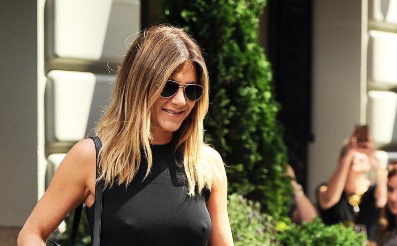 Jennifer Aniston a făcut 50 de ani. Vedeta şi-a sărbătorit ziua alături de Brad Pitt - FOTO