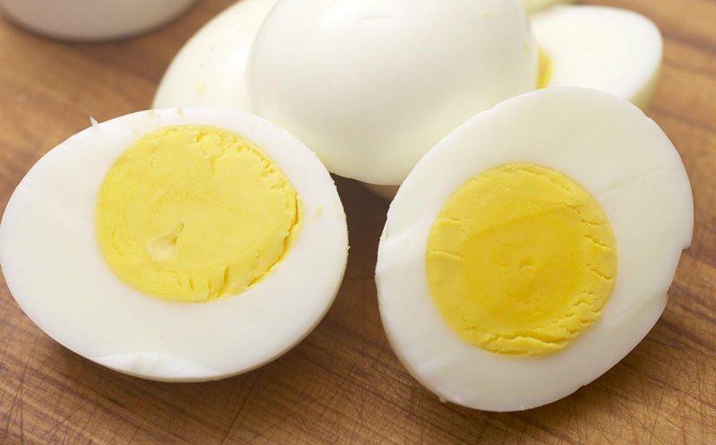 Alimentul complet. Îl ai cu siguranţă în frigider şi conţine toate vitaminele şi mineralele de care ai nevoie