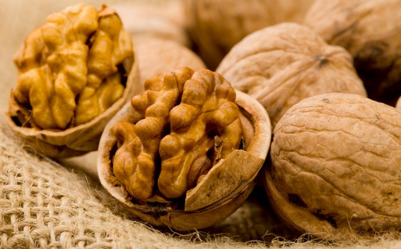 Dieta cu nuci. Scapi de 1 kilogram pe zi