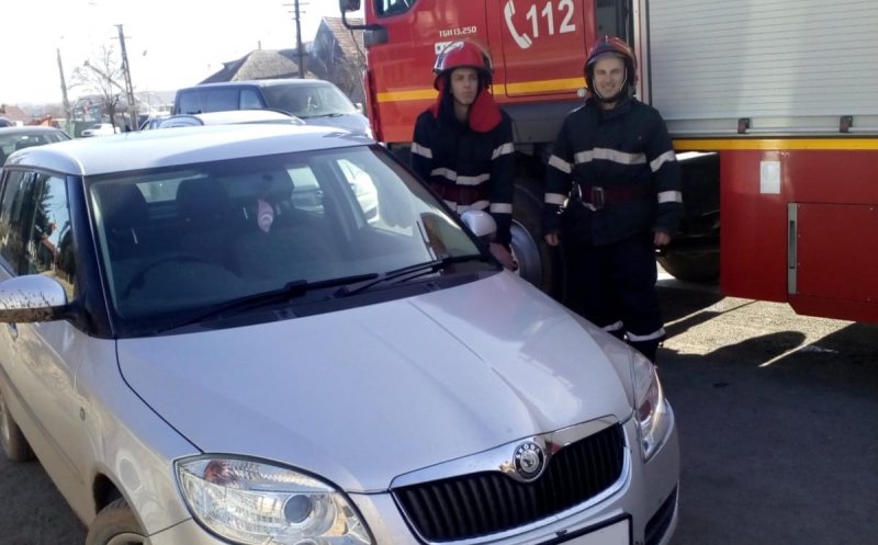 Copii blocaţi în maşină la Huedin