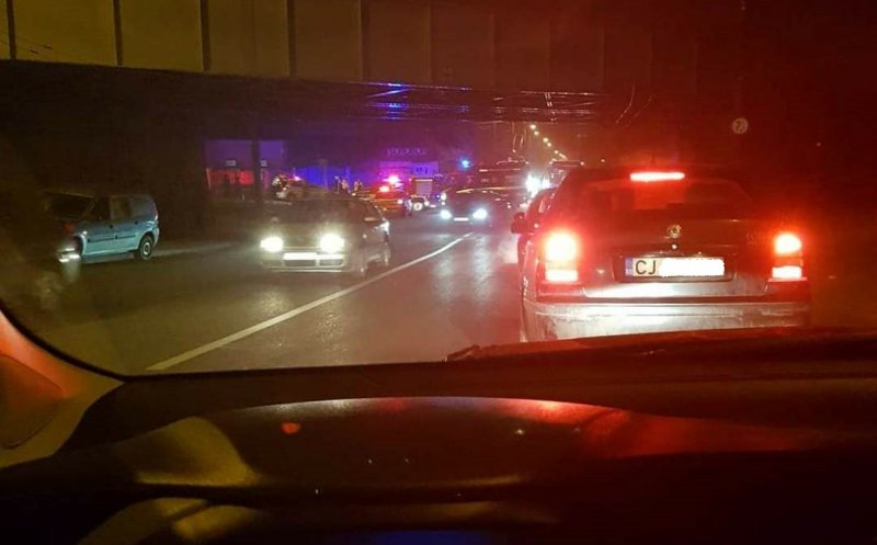 Accident grav pe Paris. Două tinere au ajuns la spital