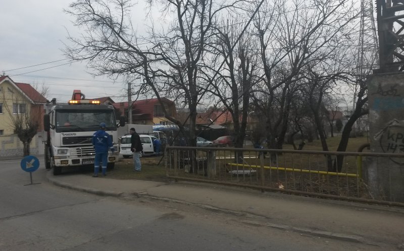 Mișcări de trupe pe Porțelanului. Au peticit strada și podul, până la noi ordine