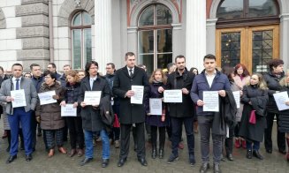 Ministrul Justiţiei, aşteptat cu protest la Cluj de către magistraţi. Judecătorii suspendă activitatea o săptămână