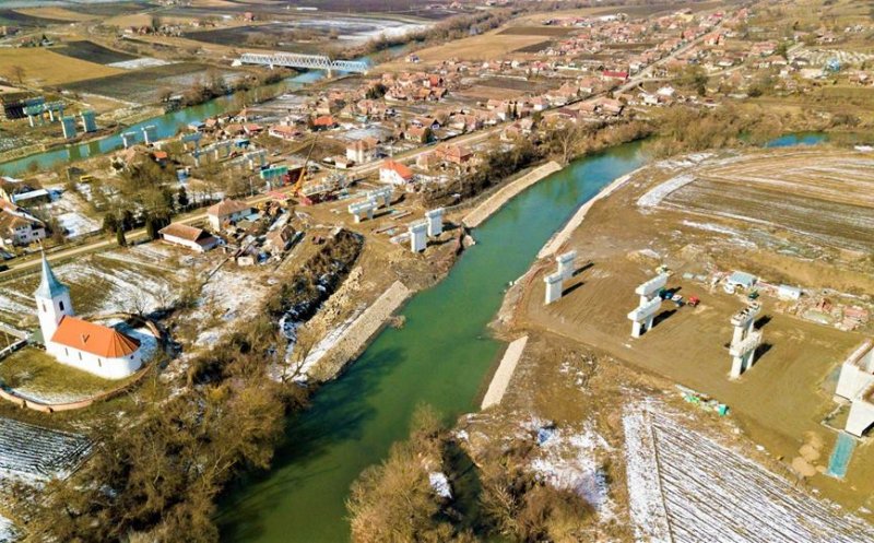 Constructorii "falimentari" au reluat lucrul pe un tronson al Autostrăzii Transilvania