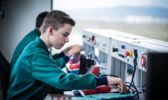 Marii producători industriali ai Europei se bat pe o mână de absolvenți la Cluj