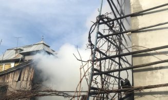 Incendiu la o casă din Turda. O persoană a avut nevoie de îngrijiri medicale