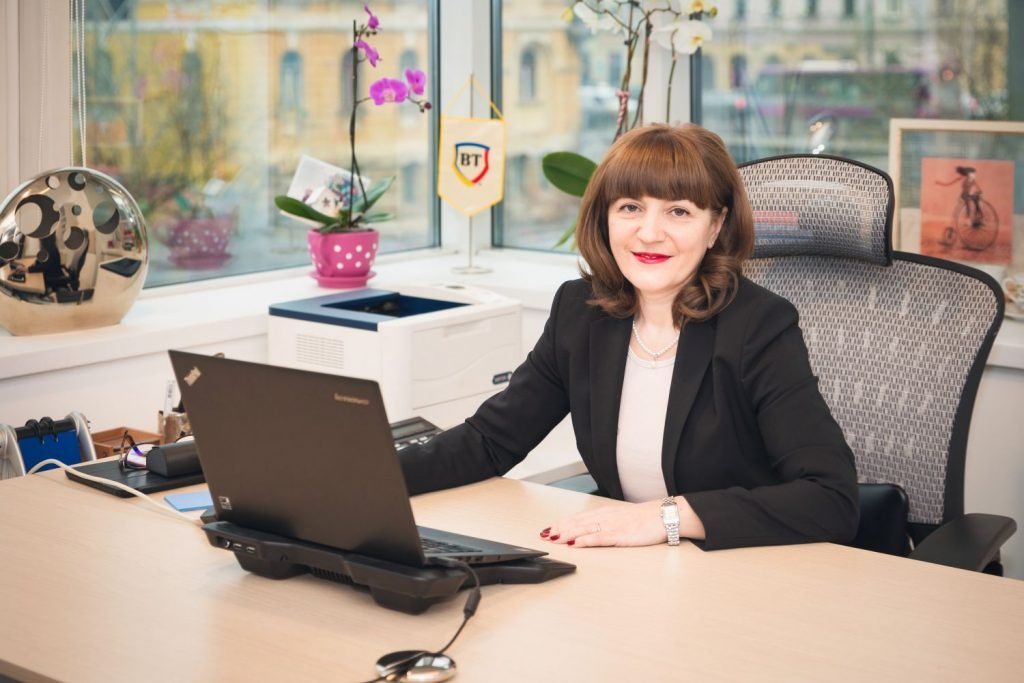 Clujul are cele mai multe banchere în top management din România