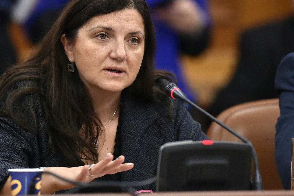Lovitură pentru Cioloş! Deşi e membru fondator, Raluca Prună pleacă din PLUS