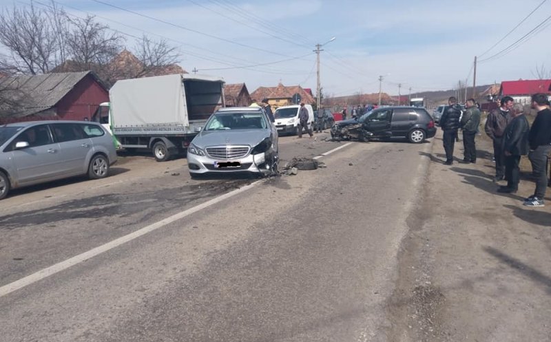 Accident pe drumul Cluj - Reghin. Circulaţie blocată
