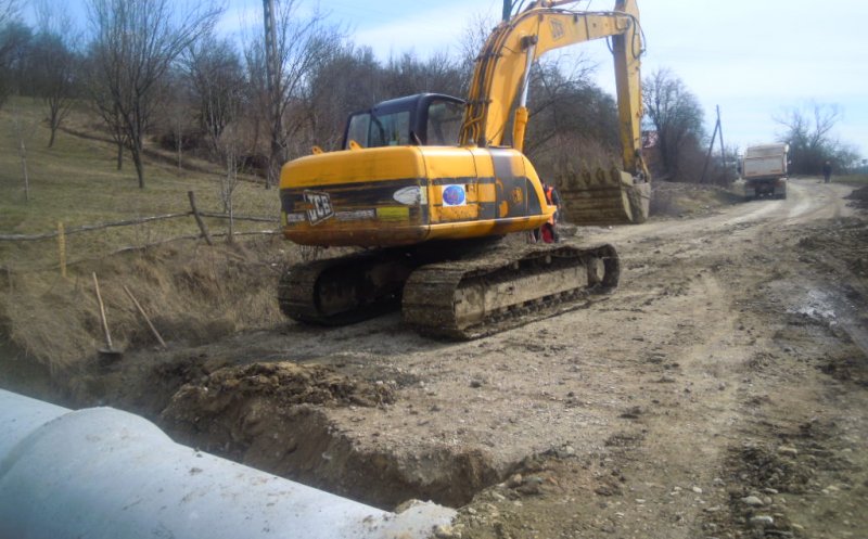 Au fost reluate lucrările pe drumul Iclod – Aluniş