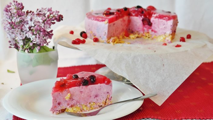 Desert de dietă. Prajitură vegană cu zmeură