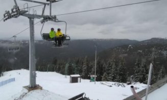 Schi la Cluj. La Mărișel a nins și se schiază. Buscat, închisă de vânt