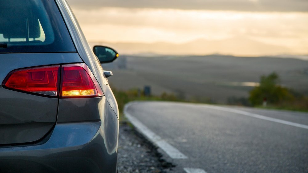 Servicii de închiriere direct de la aeroport prin RINO Rent A Car