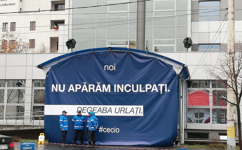 Circ la Consiliul Judeţean. Sindicaliştii de la aeroport, întâmpinaţi cu: "Noi nu apărăm inculpaţi. Degeaba urlaţi. #cecio"