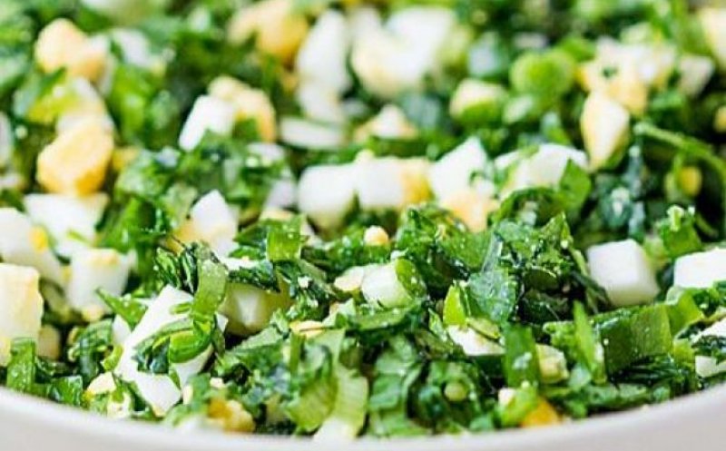 Gustare de primavară: salată cu leurdă şi brânză de capră