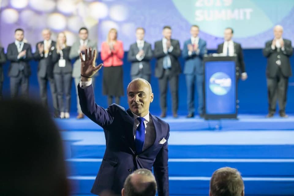 Rareş Bogdan: "Aurul aparține țării, nu e un material din care-și face Dragnea lănțișor"