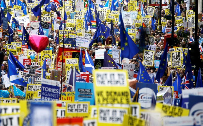 Londra împotriva Brexitului. Sute de mii de oameni în stradă