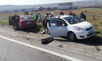 Accident lângă Cluj. Mașinile au ajuns în câmp