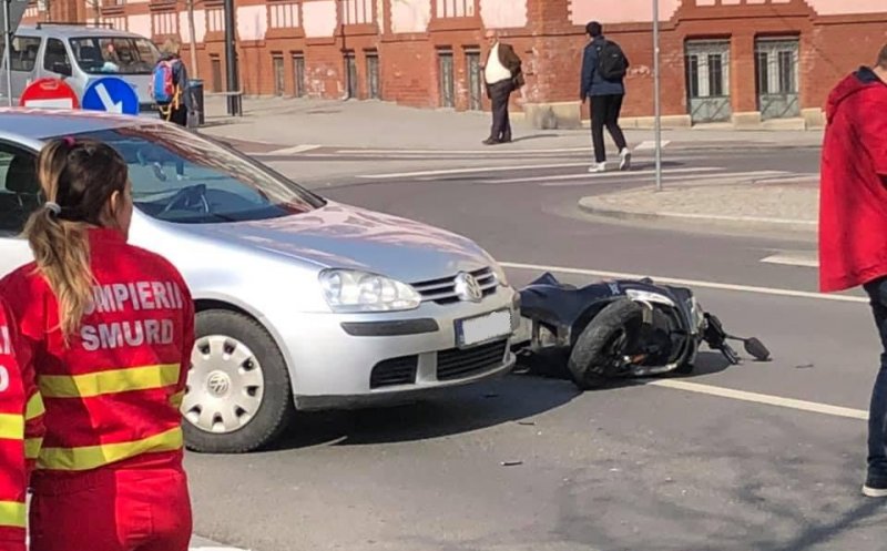 Accident Cluj. Motociclist izbit în plin, în centru