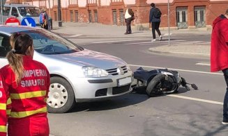 Accident Cluj. Motociclist izbit în plin, în centru
